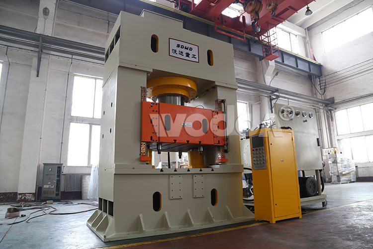 龍門液壓(yā)機