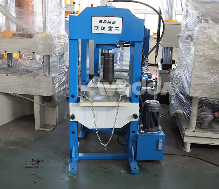 150t龍門式液(yè)壓機