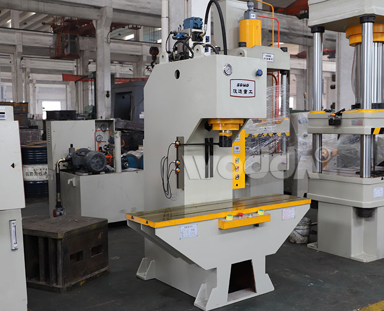 單柱液(yè)壓機