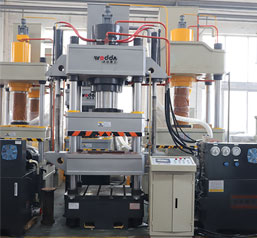 315噸四梁四(sì)柱液壓機