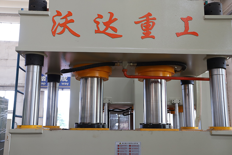 電動車擋風(fēng)成型液壓機(ji)