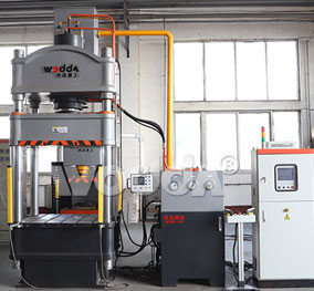 200噸(dūn)三梁四柱液壓機(ji)