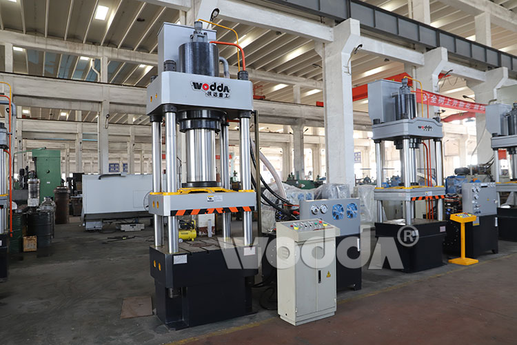 315噸三梁(liang)四柱液壓機(jī) 315噸(dun)三梁四柱液(ye)壓機