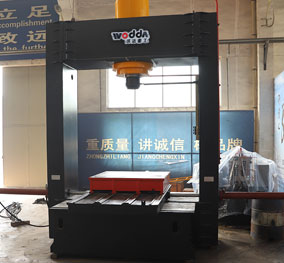 400噸龍門液(yè)壓機