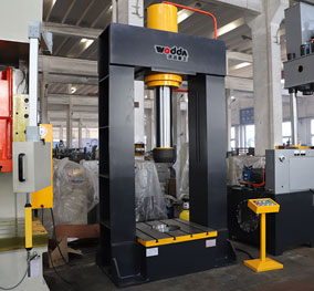 315噸龍門液(ye)壓機