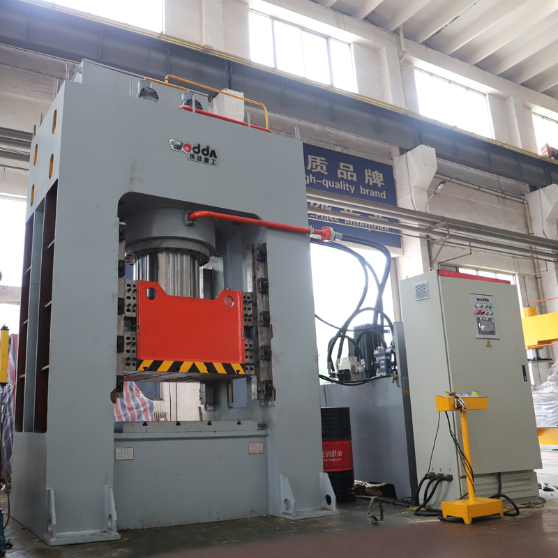 礦(kuàng)用W型鋼帶(dài)沖壓成型(xing)液壓機