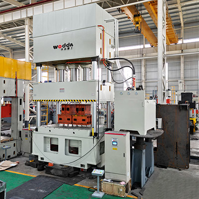 1000噸四(si)柱拉伸(shen)液壓機(jī)_1000噸拉伸(shen)機