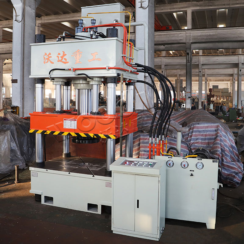 封(fēng)頭拉伸成型液(yè)壓機 封頭拉伸(shen)成型液壓機