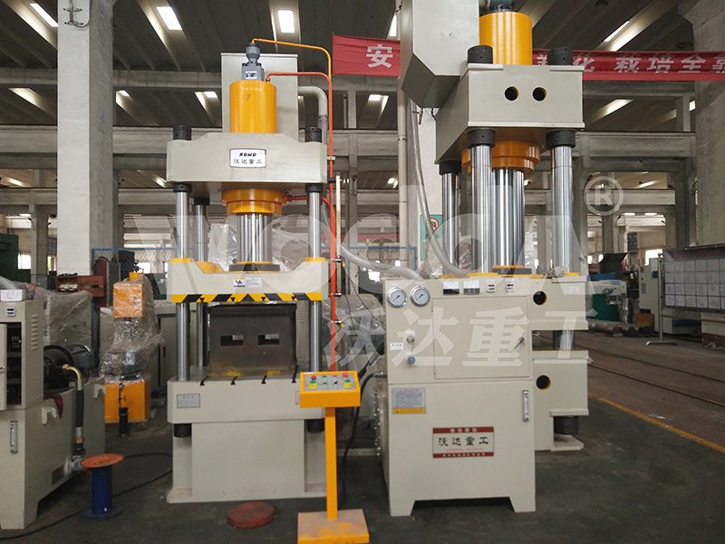 四柱液壓(ya)機 四柱液壓(ya)機