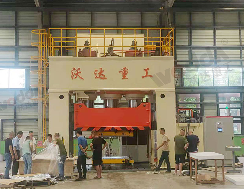 玻璃鋼(gāng)模壓冷卻(que)塔成型液(yè)壓機 玻璃(li)鋼模壓冷(leng)卻塔成型(xíng)液壓機