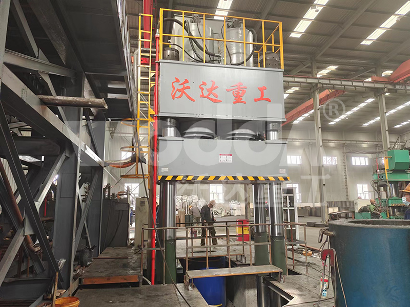 石墨(mo)坩埚液壓機 石(shí)墨坩埚液壓機(jī)