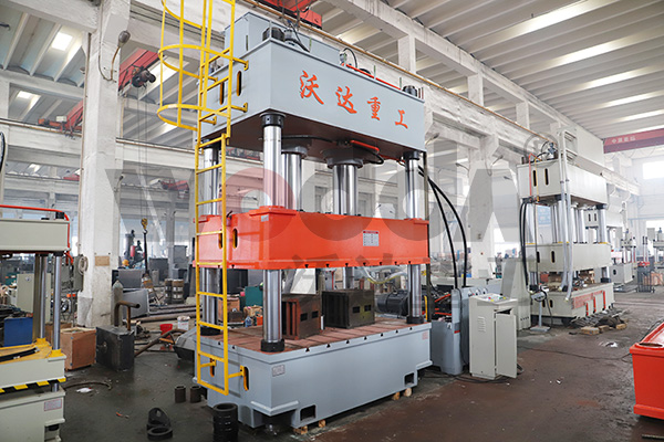 三(sān)梁四柱(zhu)液壓機(jī)價格 三(sān)梁四柱(zhu)液壓機(jī)價格