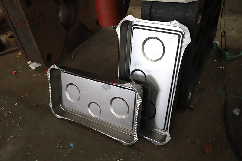 不鏽鋼托(tuō)盤拉伸液(yè)壓機 不鏽(xiù)鋼托盤拉(la)伸液壓機(jī)