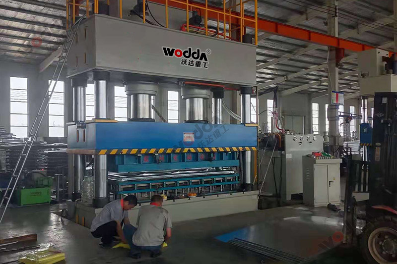 1000噸不(bu)鏽鋼水(shui)箱闆拉(lā)伸液壓(ya)機_1000T雙缸(gāng)四柱拉(la)伸機 1000噸(dūn)不鏽鋼(gang)水箱闆(pǎn)拉伸液(ye)壓機_1000T雙(shuang)缸四柱(zhù)拉伸機(ji)