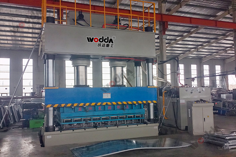 1000噸不鏽(xiu)鋼水箱(xiāng)闆拉伸(shen)液壓機(ji)_1000T雙缸四(sì)柱拉伸(shen)機 1000噸不(bú)鏽鋼水(shui)箱闆拉(lā)伸液壓(yā)機_1000T雙缸(gang)四柱拉(lā)伸機