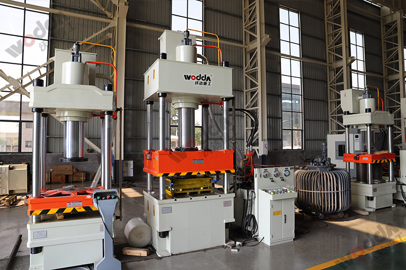 200噸不鏽鋼(gang)蓋闆拉伸液壓(ya)機 200噸不鏽鋼蓋(gài)闆拉伸液壓機(jī)