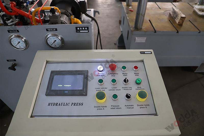 250噸(dūn)拉伸機控制(zhi)台 250噸拉伸機(jī)控制台