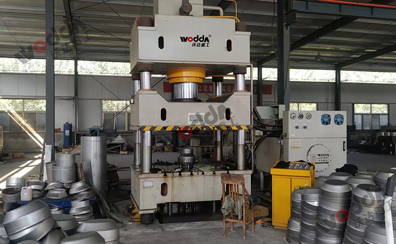 500噸(dūn)不鏽鋼(gāng)封頭拉(la)伸液壓(ya)機 500噸不(bu)鏽鋼封(feng)頭拉伸(shēn)液壓機(jī)