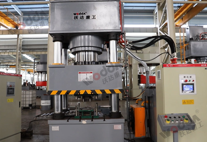 全自(zì)動630噸礦(kuang)用錨杆(gan)托盤液(yè)壓機 全(quan)自動630噸(dun)礦用錨(máo)杆托盤(pán)液壓機(ji)