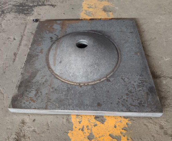 礦用錨(mao)杆托盤(pan)成品 礦(kuang)用錨杆(gǎn)托盤成(chéng)品