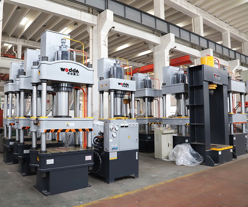 200噸汽車配件拉(lā)伸液壓機 200噸汽(qì)車配件拉伸液(yè)壓機