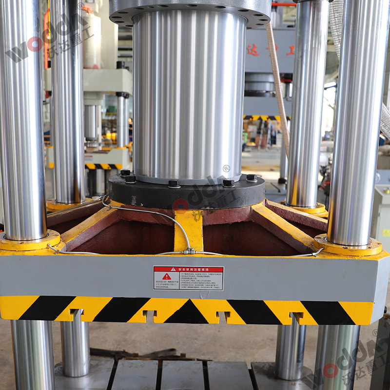 315噸拉(la)伸液壓機(ji)油缸 315噸拉(la)伸液壓機(jī)油缸