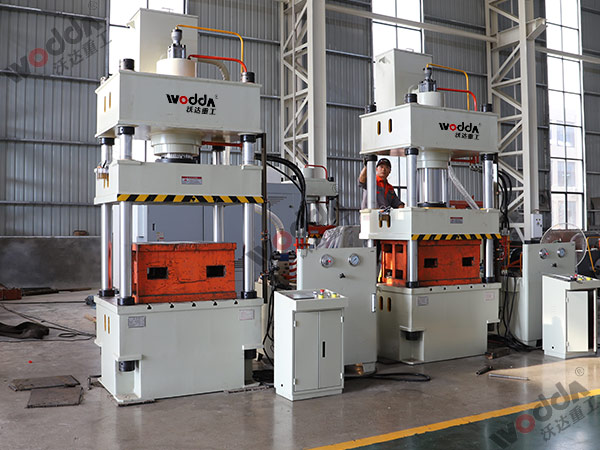 200噸(dūn)拉伸液(ye)壓機 200噸(dūn)拉伸液(yè)壓機