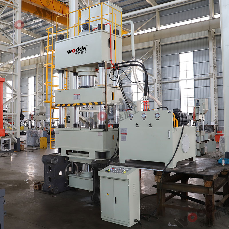 500噸四柱(zhu)液壓機_多(duō)頂杆拉伸(shēn)液壓機 500噸(dūn)四柱液壓(ya)機_多頂杆(gan)拉伸液壓(yā)機