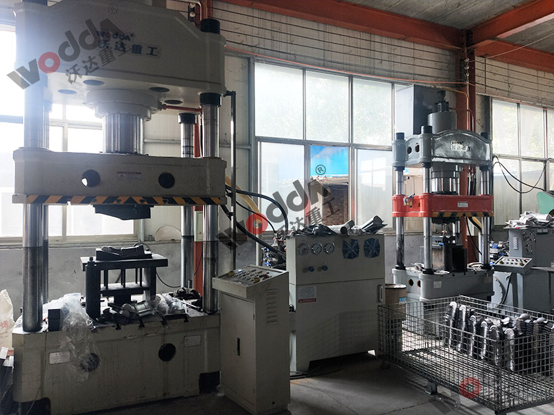 薄闆拉伸(shen)液壓機 薄(bao)闆拉伸液(ye)壓機