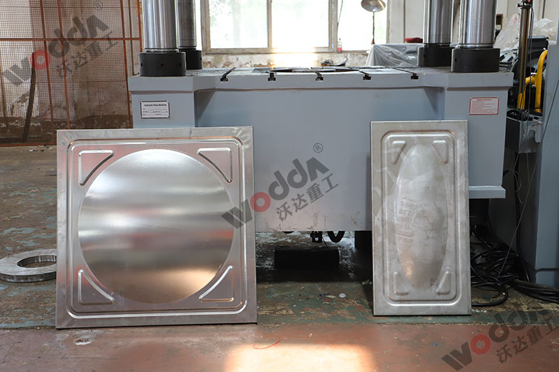 不鏽鋼(gang)水箱闆成(chéng)品 不鏽鋼(gang)水箱闆成(cheng)品