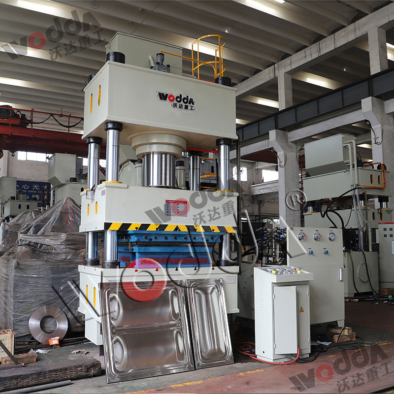 400噸不鏽(xiu)鋼水箱成(cheng)型液壓機(ji) 400噸不鏽鋼(gāng)水箱成型(xíng)液壓機