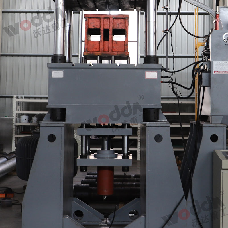 400噸(dun)液壓墊拉伸(shēn)機 400噸液壓墊(nian)拉伸機