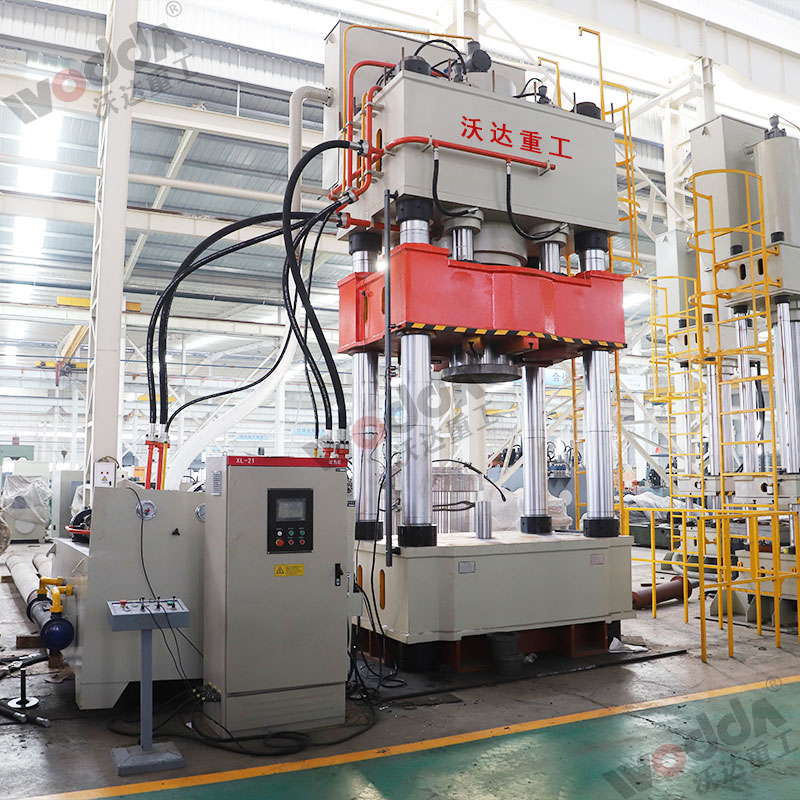 800噸(dūn)封頭液壓機 800噸(dun)封頭液壓機