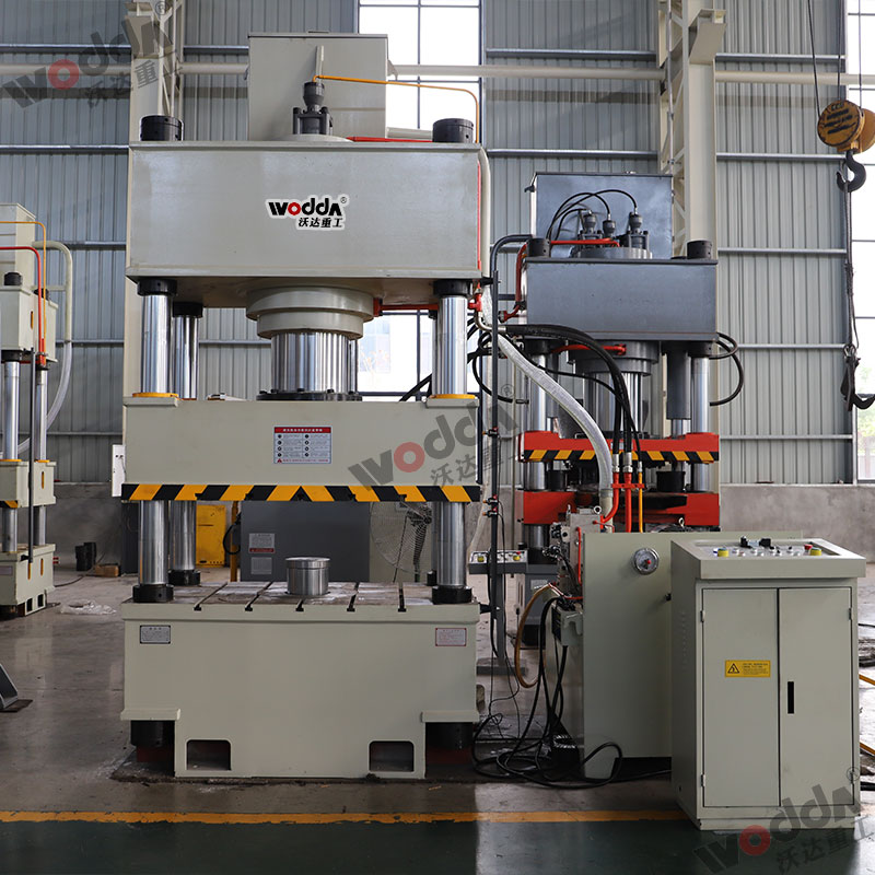 400噸不鏽(xiu)鋼水箱闆拉(lā)伸液壓機 400噸(dun)不鏽鋼水箱(xiāng)闆拉伸液壓(ya)機