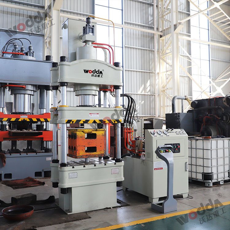 200噸拉(la)伸液壓(ya)機 200噸拉(lā)伸液壓(ya)機