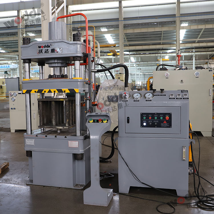 100噸四柱(zhu)液壓機 100噸四柱(zhu)液壓機