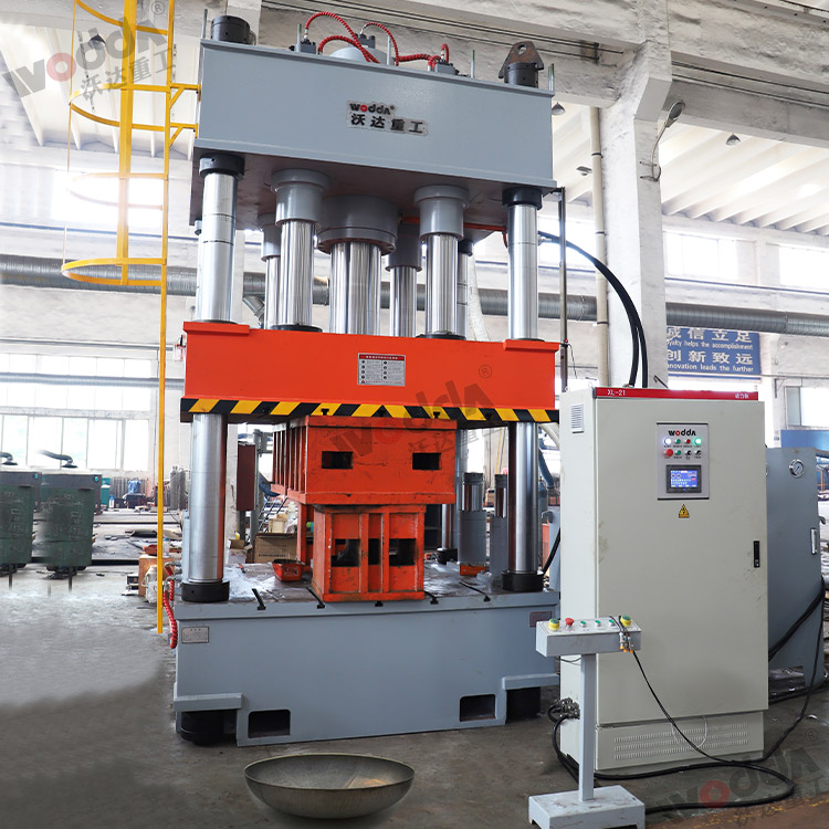 630噸封頭液壓機(圖(tú)2) 630噸封頭液壓機(圖(tu)2)