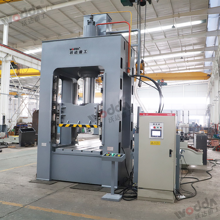 200噸框架液(ye)壓機(圖3) 200噸(dūn)框架液壓(yā)機(圖3)