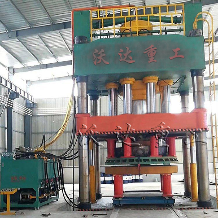 大型封(fēng)頭液壓機(圖1) 大(da)型封頭液壓機(ji)(圖1)