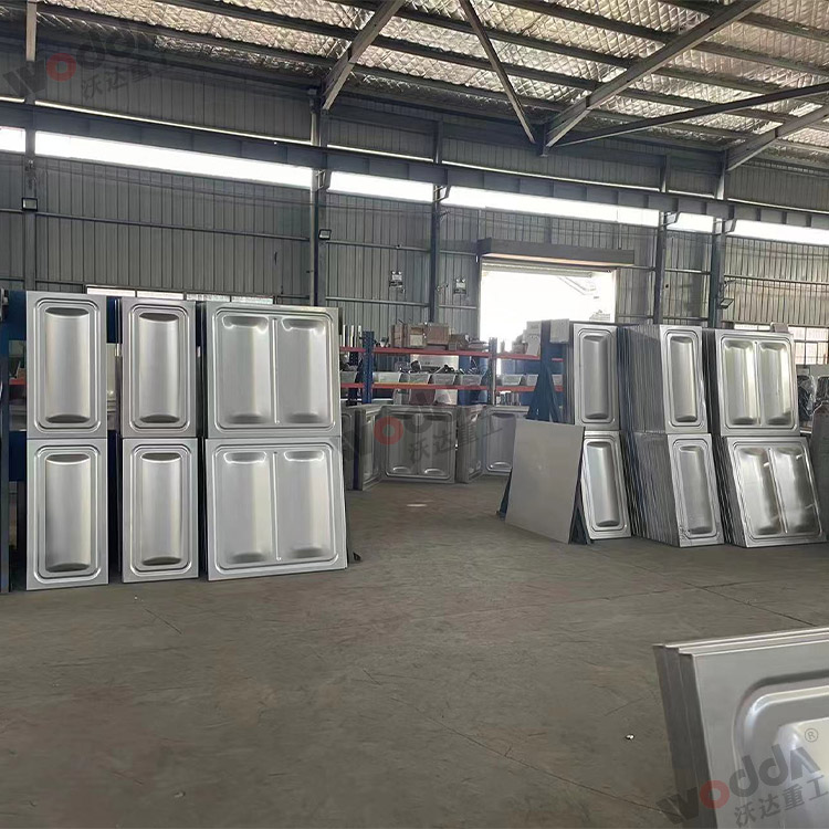 不鏽(xiù)鋼水箱壓制成(cheng)品 不鏽鋼水箱(xiang)壓制成品