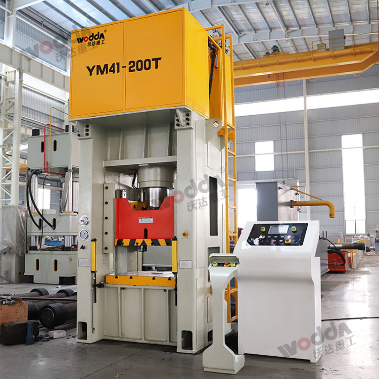 200噸框(kuàng)架式液(yè)壓機(圖(tú)3) 200噸框架(jià)式液壓(ya)機(圖3)