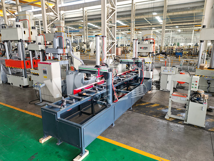 250噸(dun)錨杆托盤(pan)生産線(圖(tú)2) 250噸錨杆托(tuo)盤生産線(xian)(圖2)