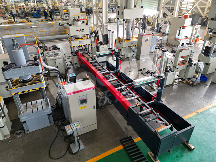 250噸錨杆(gan)托盤生産(chan)線(圖3) 250噸錨(máo)杆托盤生(sheng)産線(圖3)