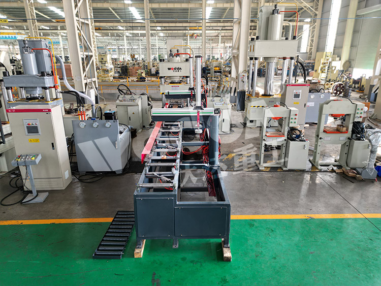 250噸錨杆(gan)托盤生産(chǎn)線(圖1) 250噸錨(mao)杆托盤生(shēng)産線(圖1)