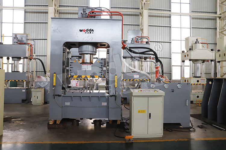 315噸框架式(shi)薄闆拉伸液壓(yā)機 315噸框架式薄(báo)闆拉伸液壓機(jī)