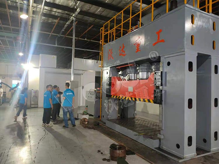 1000噸框(kuang)架式液壓(ya)機 1000噸框架(jià)式液壓機(ji)