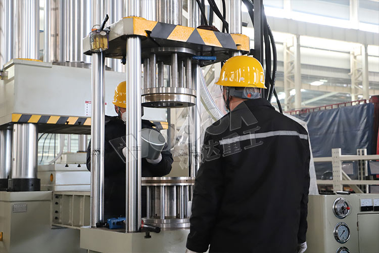 汽(qì)車濾清器(qi)外殼拉伸(shēn) 汽車濾清(qing)器外殼拉(lā)伸