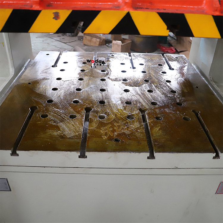 工作(zuo)台(液壓墊) 工(gōng)作台(液壓墊(nian))