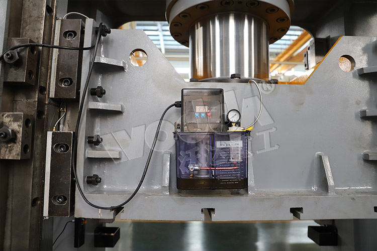 框架液壓機導軌(guǐ) 框架液壓機導軌(guǐ)