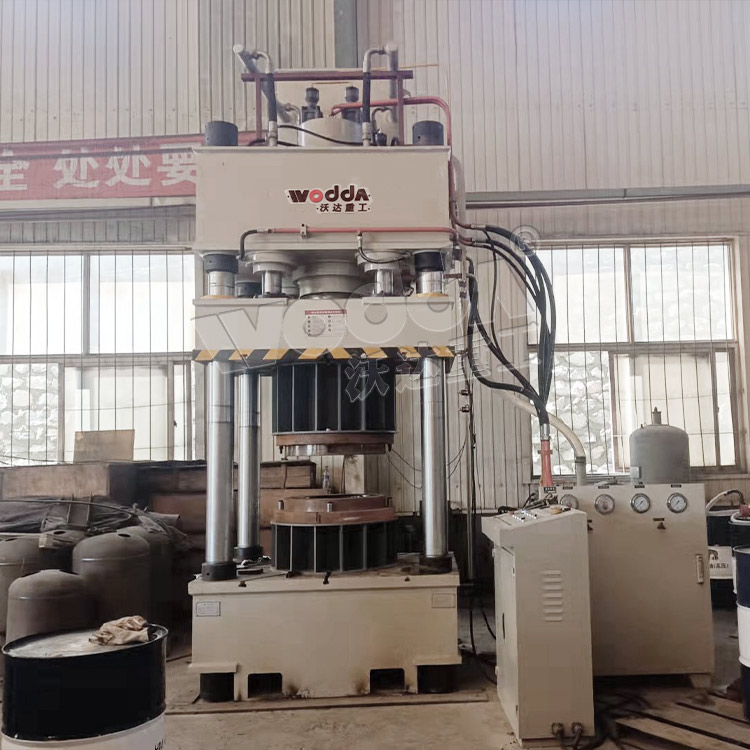 315噸封頭(tou)液壓機(jī) 315噸封頭(tou)液壓機(ji)